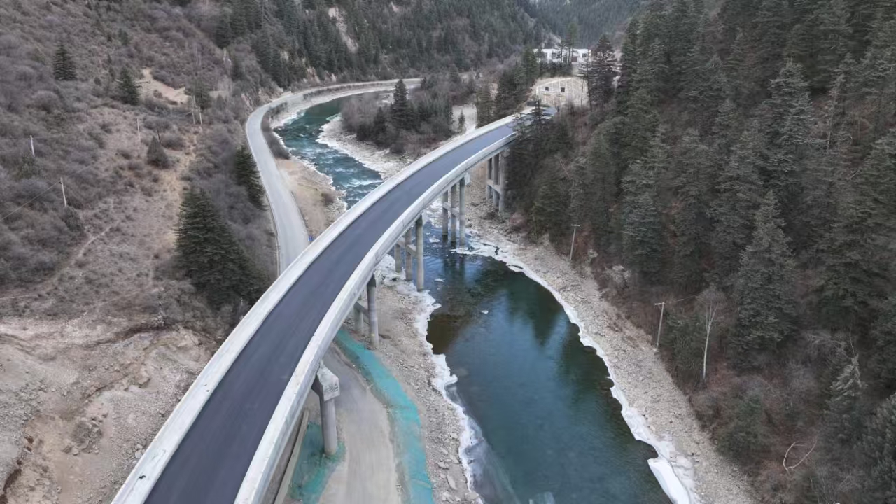 國道227項(xiàng)目正式通車，開啟壤塘交通新格局